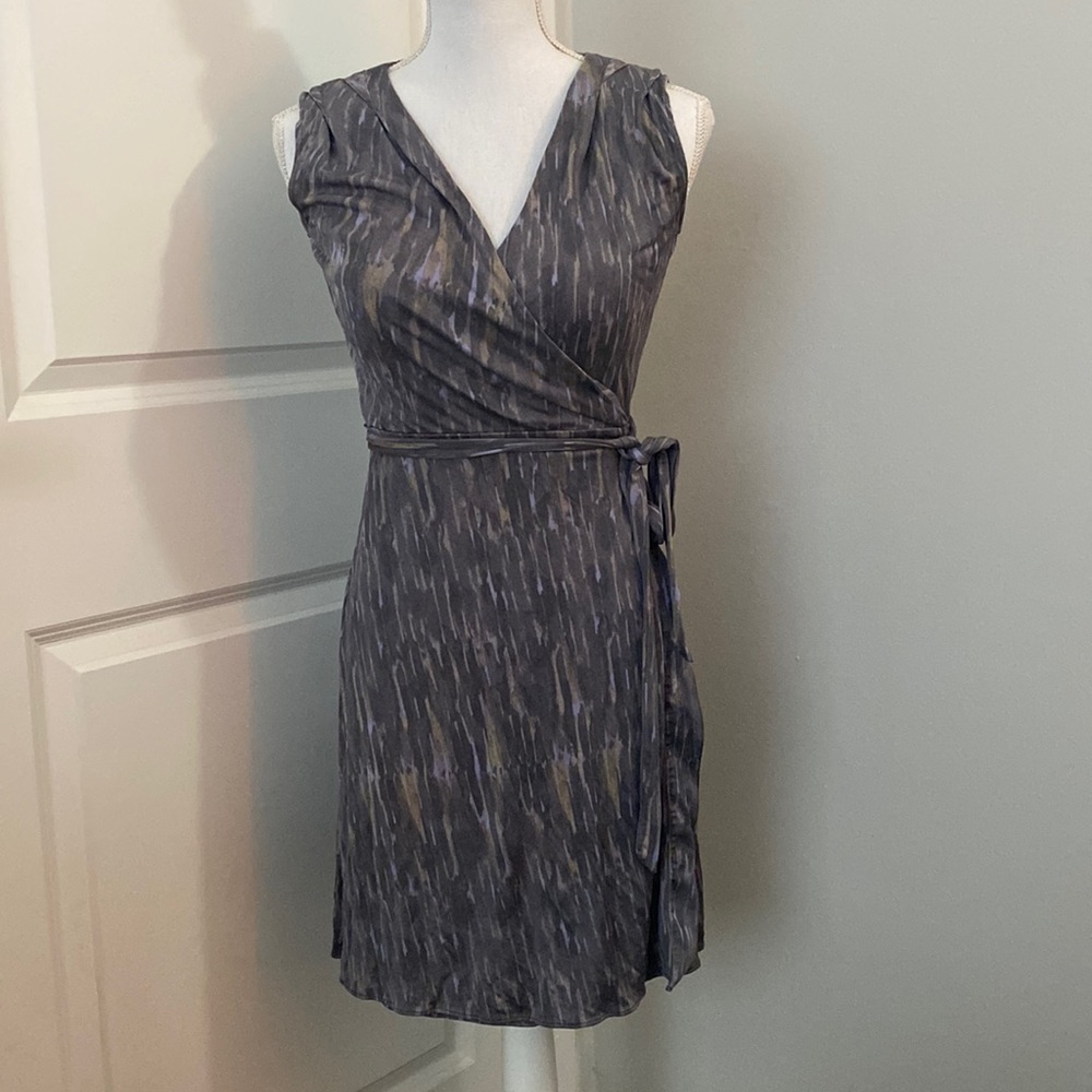 🥭 (4 for $15) Blue and brown wrap dress